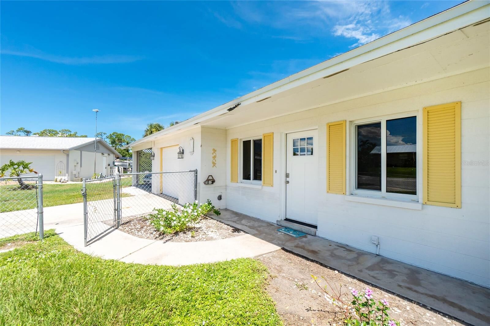 Property Photo:  510 Sandlor Drive  FL 34223 