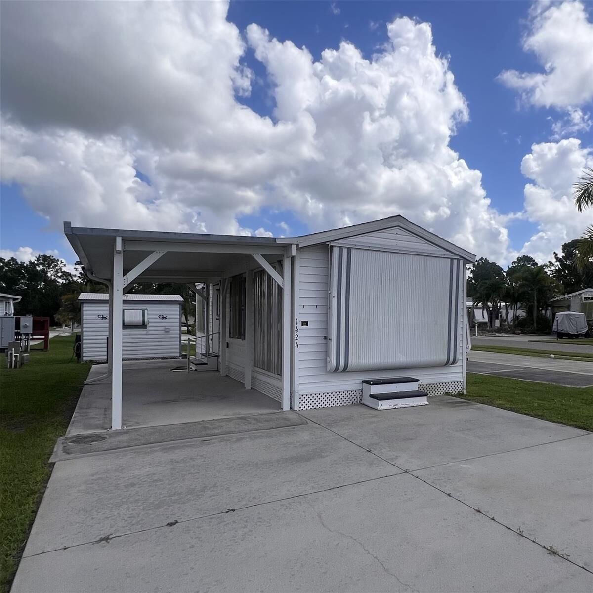 Property Photo: 1424 Trout FL 33950
