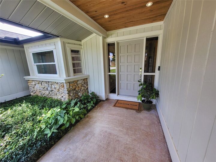 Property Photo: 214 W Cottesmore Circle FL 32779
