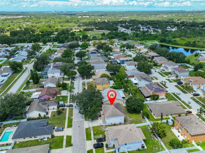 Property Photo:  12714 Longcrest Drive  FL 33579 