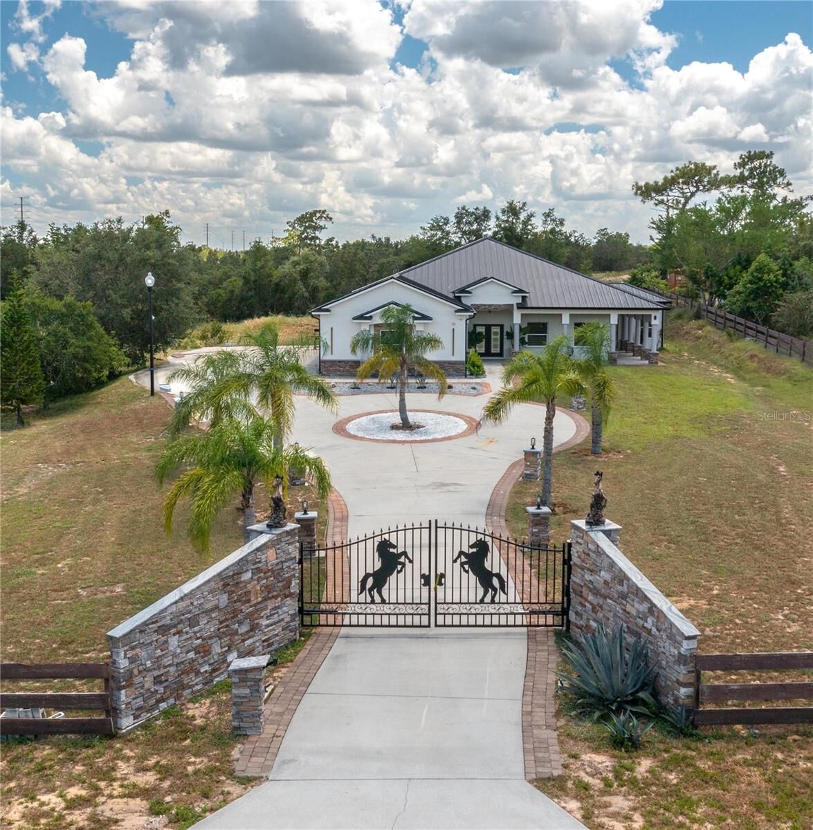 Property Photo: 55 Cattle Trail Drive FL 33844