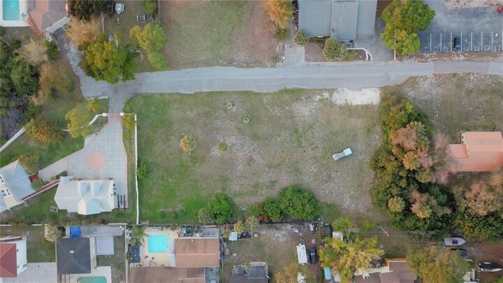 Property Photo:  523 Doric Court  FL 34689 