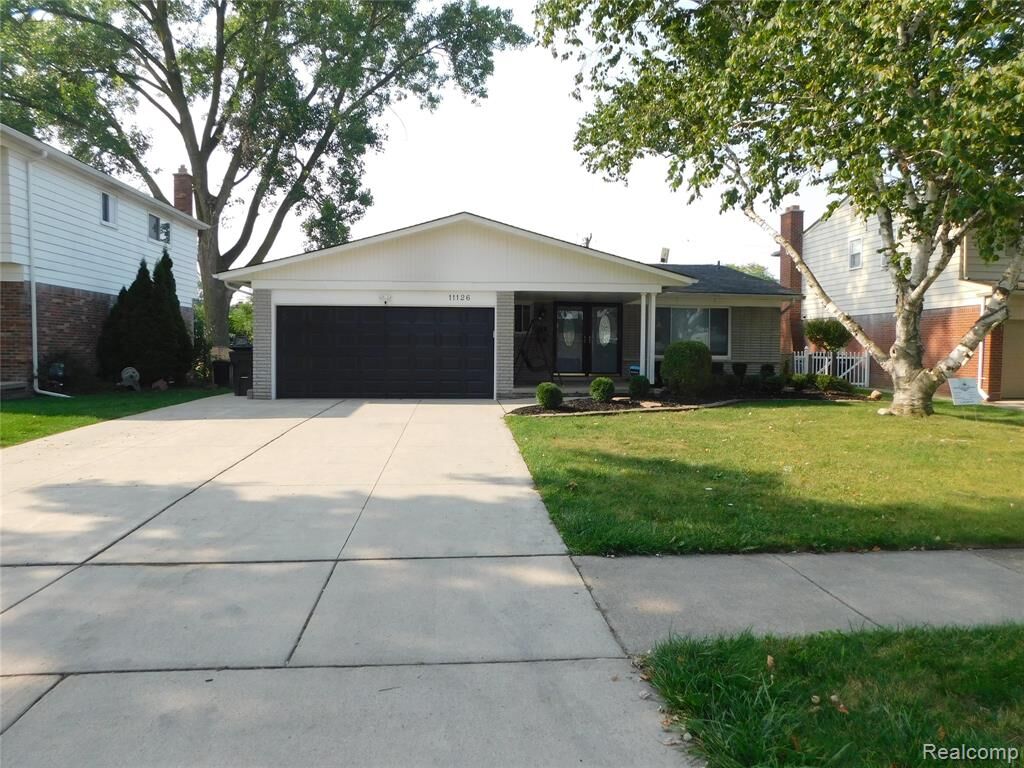 Property Photo: 11126 Fairway Drive MI 48312 4938