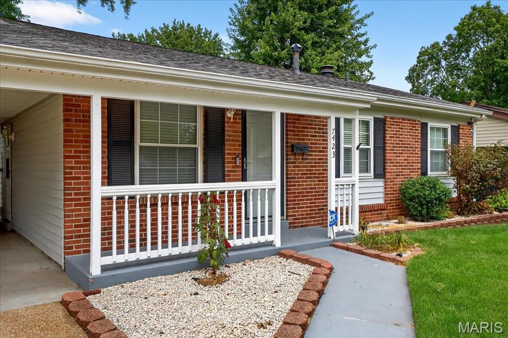 Property Photo: 7423 Foxtrail Drive MO 63042