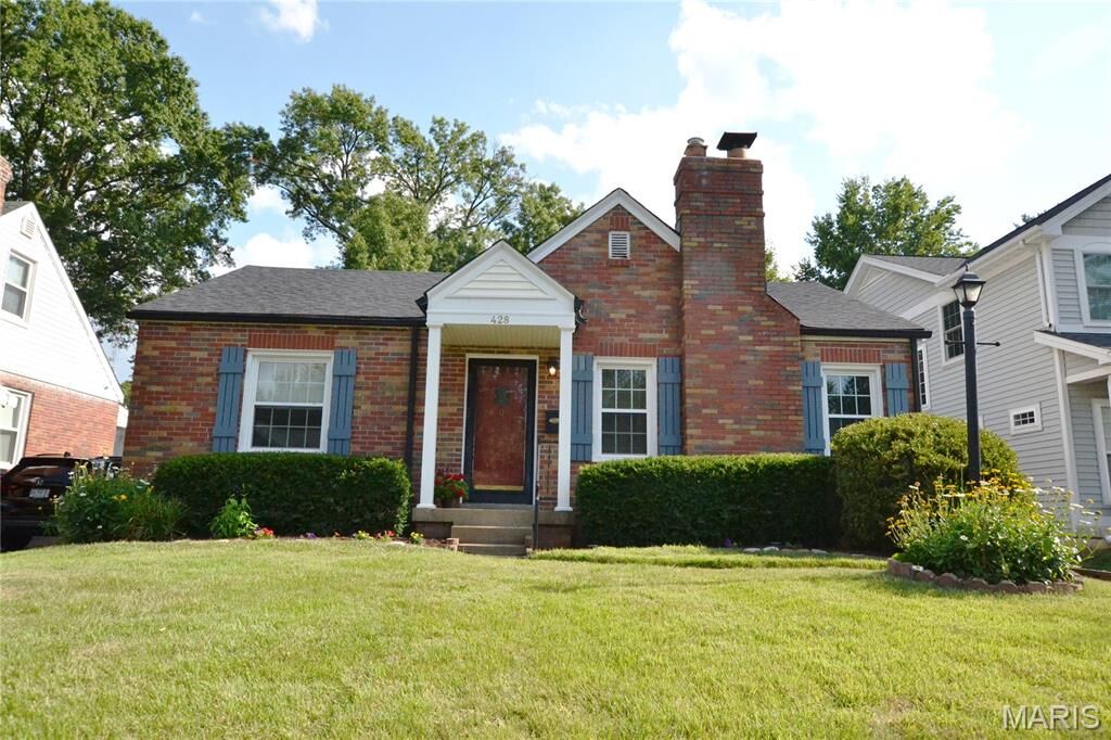 Property Photo:  428 Julian Place  MO 63122 
