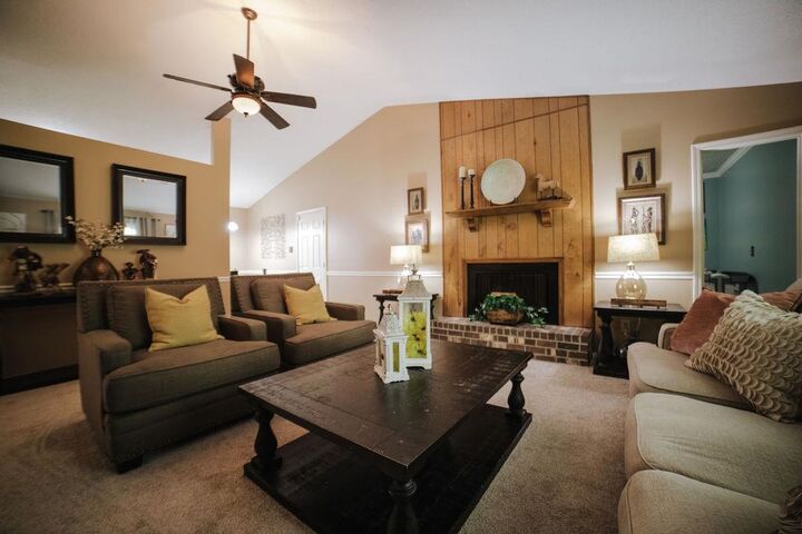 Property Photo: 5724 Jardin Pl TN 38141