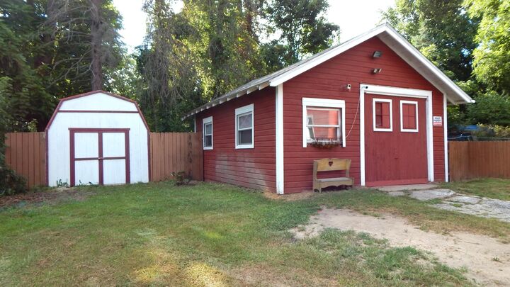Property Photo: 813 Prospect Street MI 49224