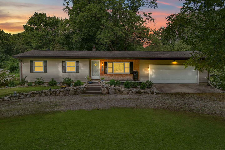21631 13 Mile Road  Bellevue MI 49021 photo