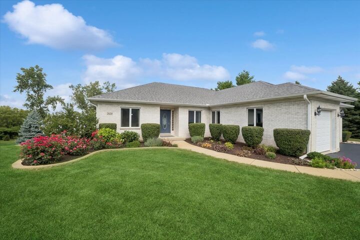 Property Photo: 2620 Rolling Oaks Road IL 60081