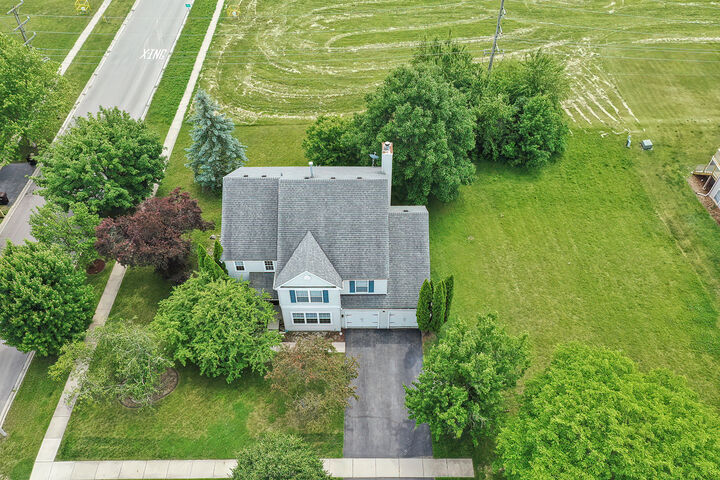 Property Photo: 179 Cascade Drive IL 60012