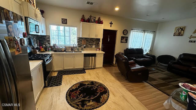 Property Photo:  1755 Heywood Street 203  CA 93065 