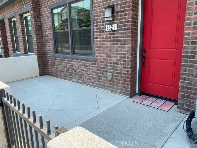 Property Photo:  6921 Cottonwood Lane  CA 90621 