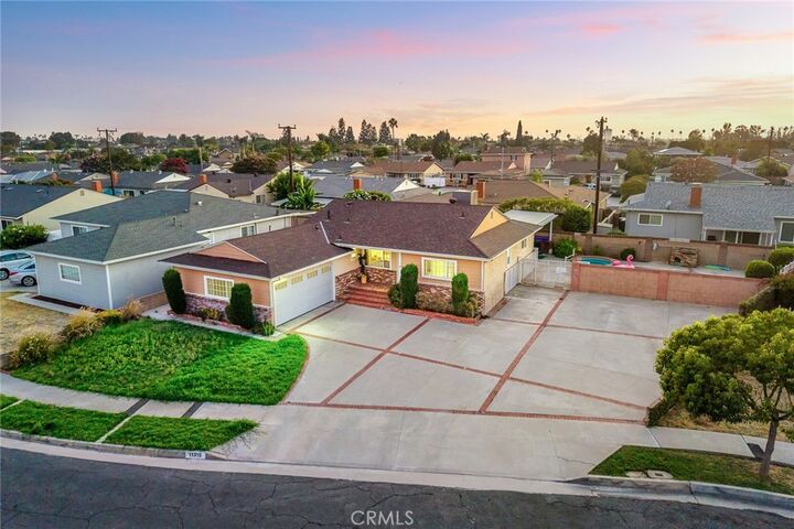 Property Photo: 11315 Groveside Avenue CA 90604