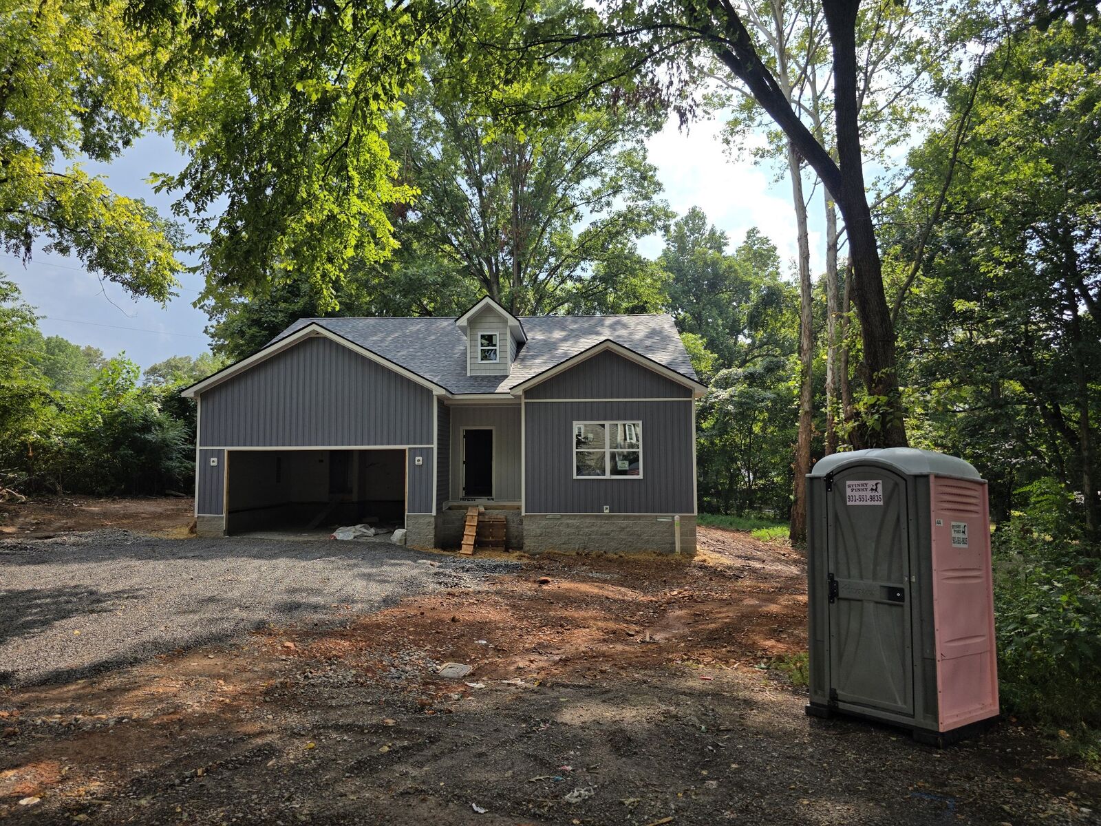 Property Photo:  704 Eva Dr  TN 37042 