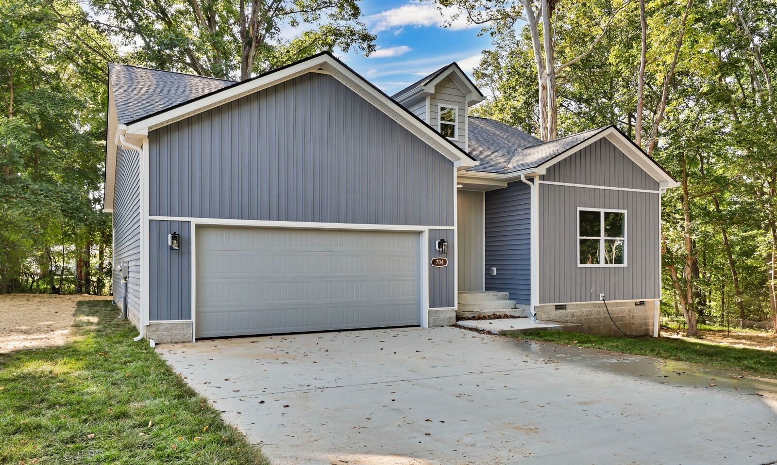Property Photo: 704 Eva Dr TN 37042