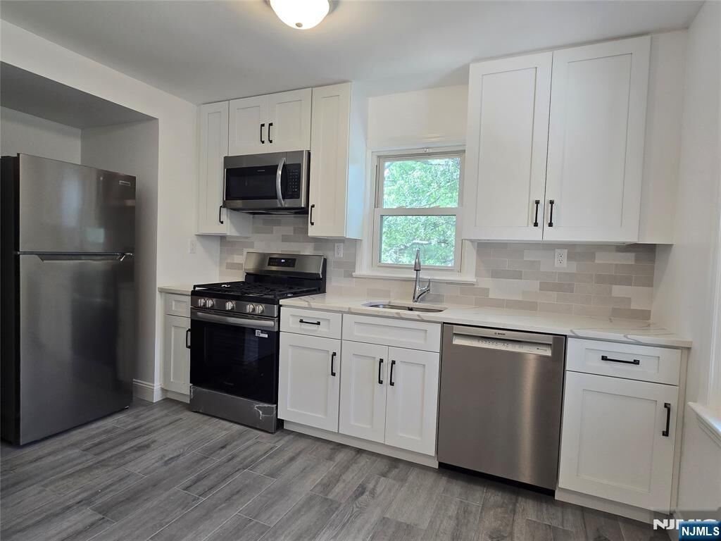 Property Photo:  128 Newark Pompton Turnpike 2nd Floor  NJ 07440 