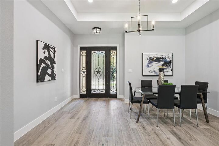 Property Photo:  707 Ross Trail  TX 76012 