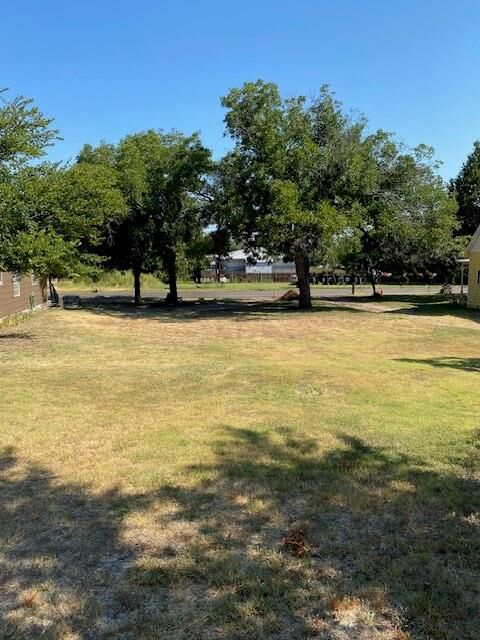 Photo de la propriété:  905 W Oak Street  TX 76086 