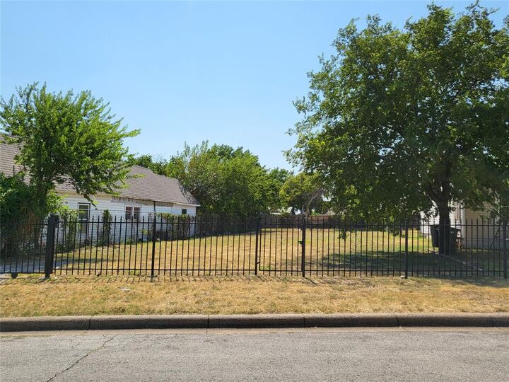 2919 N Houston Street  Fort Worth TX 76106 photo