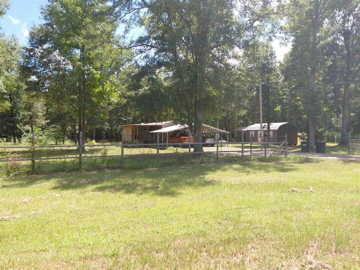 Property Photo: 10855 Winrock Road LA 71060