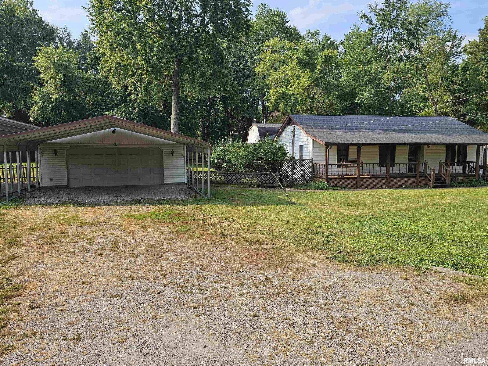 Property Photo:  717 White Avenue  IL 62864 