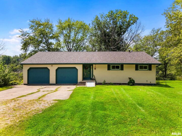 Property Photo: 16044 Delaware Circle IL 61427