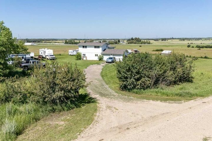 Property Photo:  36258 Range Road 275  AB T4S 2L9 