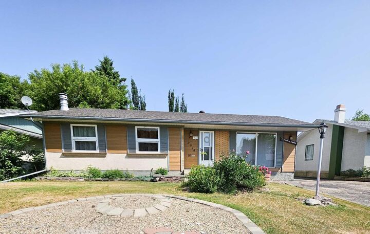 9618 81 Avenue  Peace River AB T8S 1A7 photo