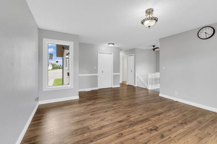 Property Photo:  69 Erickson Drive  AB T4R 1X8 