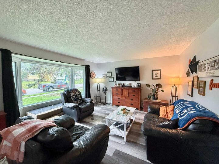 Property Photo:  133 Cheviot Drive  AB T7V 1P8 