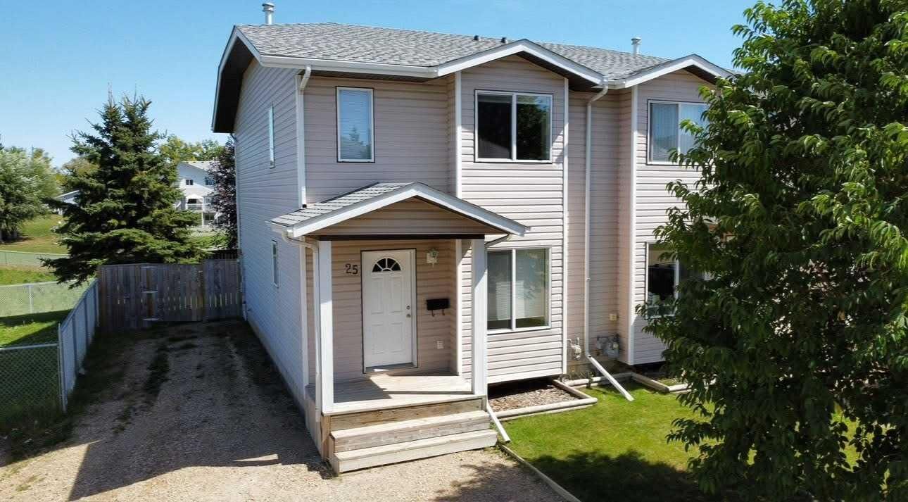 Property Photo: 25 Lakeview Close AB T0M 0J0