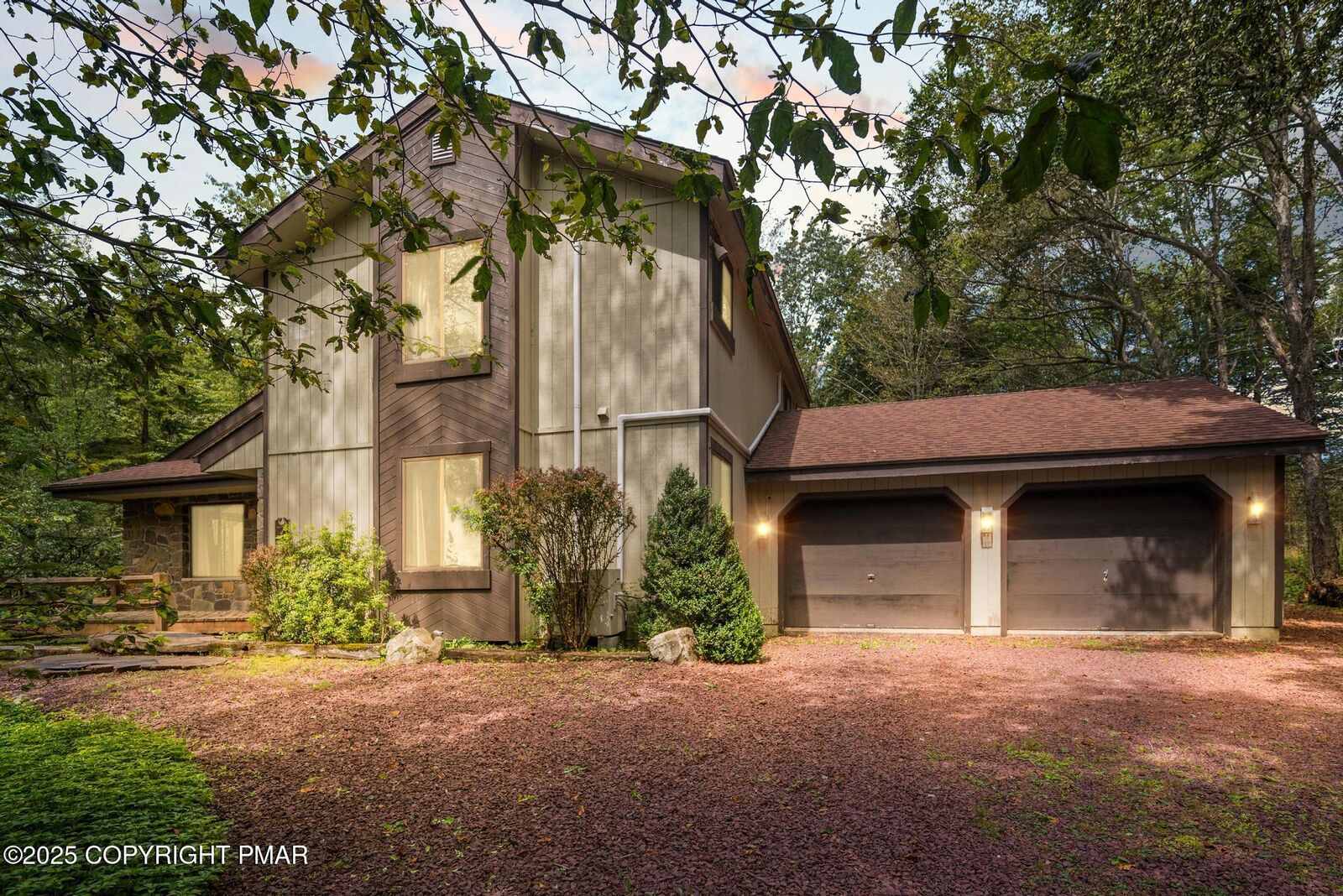 Property Photo: 5425 Woodland Avenue PA 18350