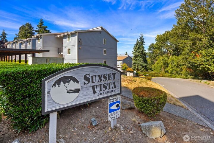 Property Photo: 2511 S 248th St B12 WA 98032