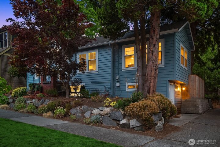 Property Photo:  814 NW 75th Street  WA 98117