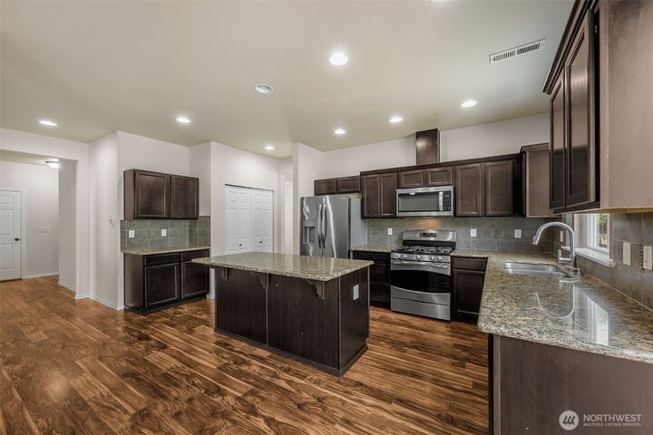 Property Photo: 2301 11th Avenue Ct SE WA 98372