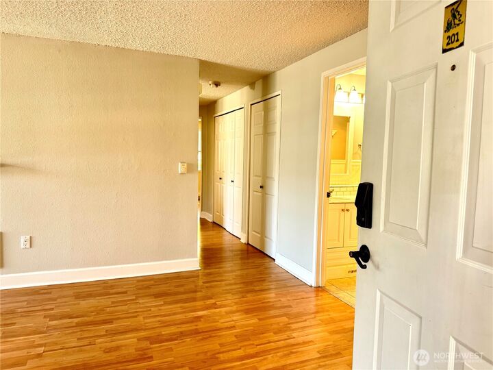 Property Photo: 10824 SE 170th Street 201 WA 98055