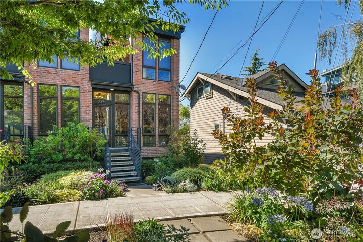 2375  Minor Avenue E  Seattle WA 98102 photo