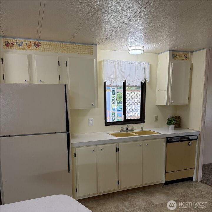 Property Photo: 920 Maple Lane 11 WA 98284