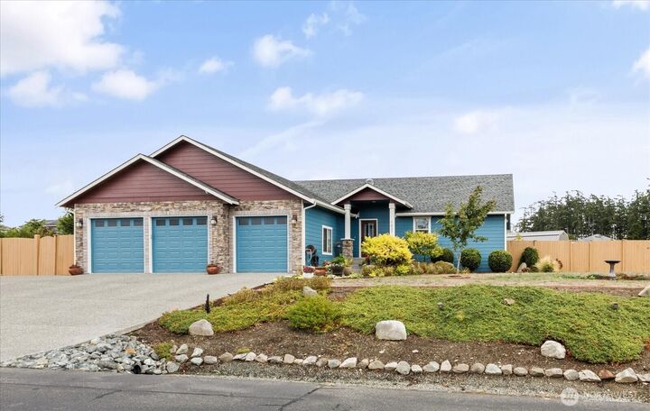 Property Photo: 1037 Lyle Ridge Circle WA 98277
