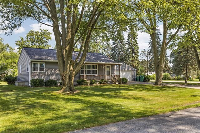 Property Photo: 616 N Mohawk Avenue MI 48198