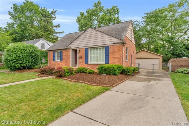 Property Photo: 1717 Penistone Street MI 48009