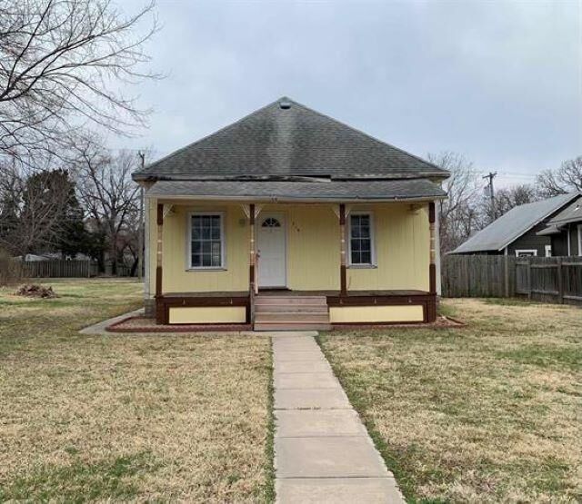 Property Photo:  319 E 10th  KS 67114 