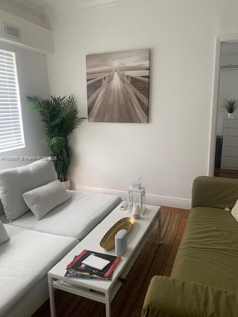 Property Photo: 830 10th St 1 FL 33139