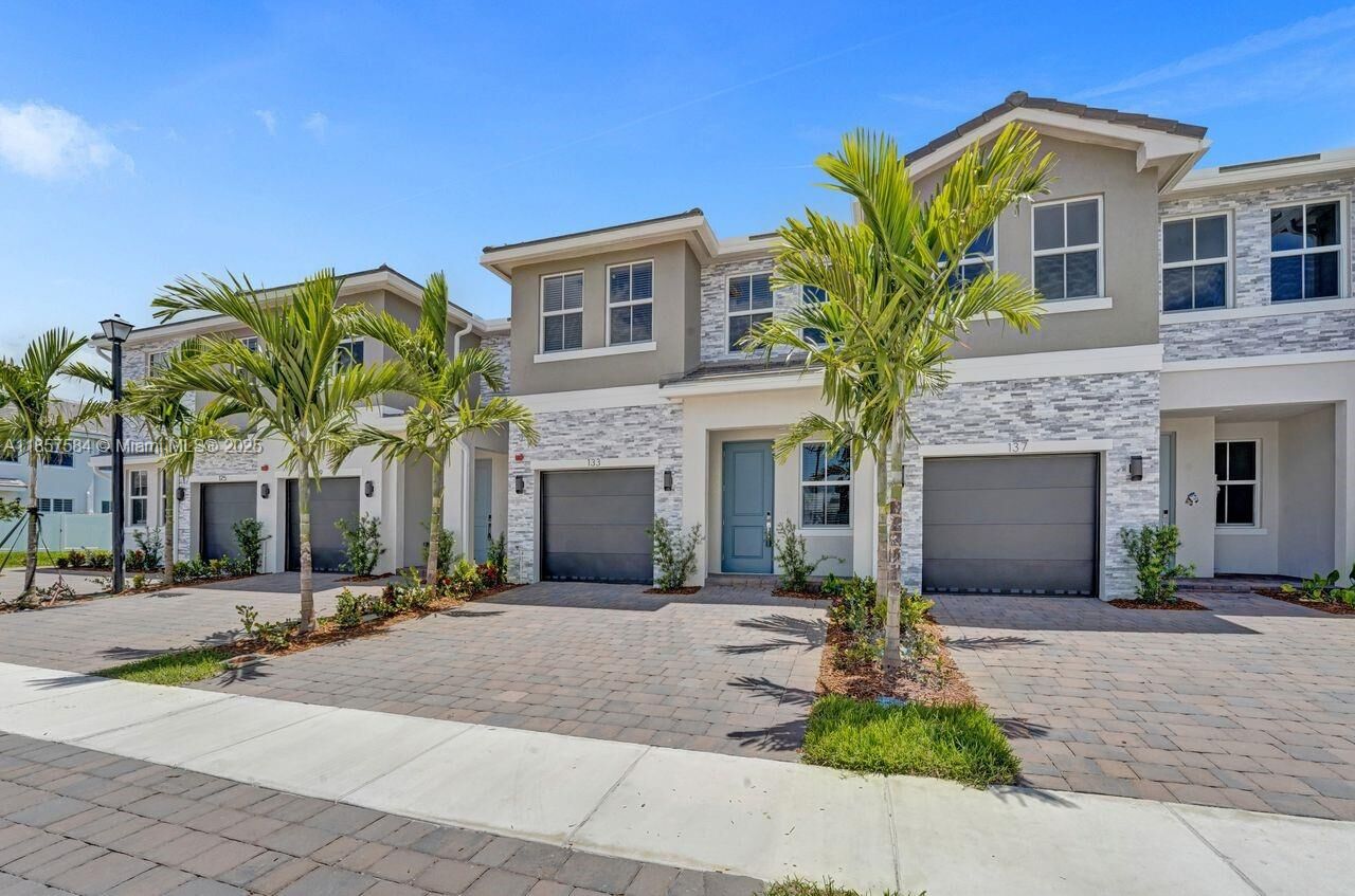 Property Photo:  133 SW 171st Way  FL 33027 
