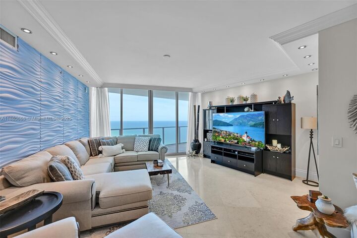 Property Photo:  3101 S Ocean Dr 2807  FL 33019 