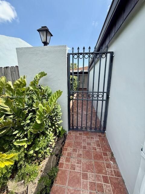 Property Photo:  11570 SW 83rd Ter 0  FL 33173 