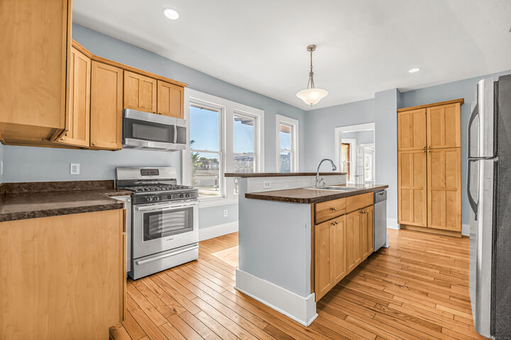 Property Photo:  2679 Fairfield Avenue #2  CT 06605 