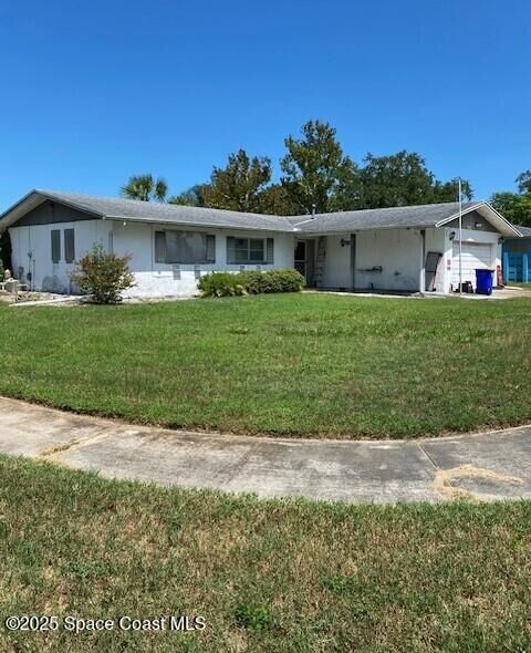 Property Photo: 992 Woodsmere Parkway FL 32955