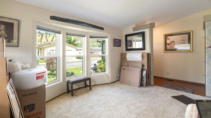 Property Photo: 1135 W Sunny Creek Cir WA 99224