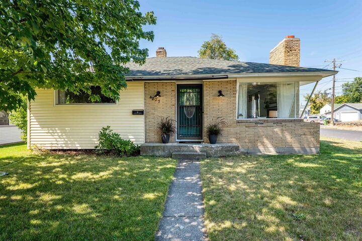 4827 N Elgin St  Spokane WA 99205 photo